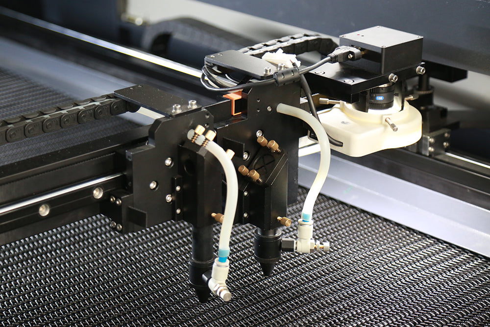 Richpeace - Mașină de tăiat cu laser cu sistem de alimentare automată