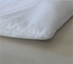 Richpeace  - Mașină de cusut automată pe patru fețe (ambele pentru procesul de rulare a pilotei)