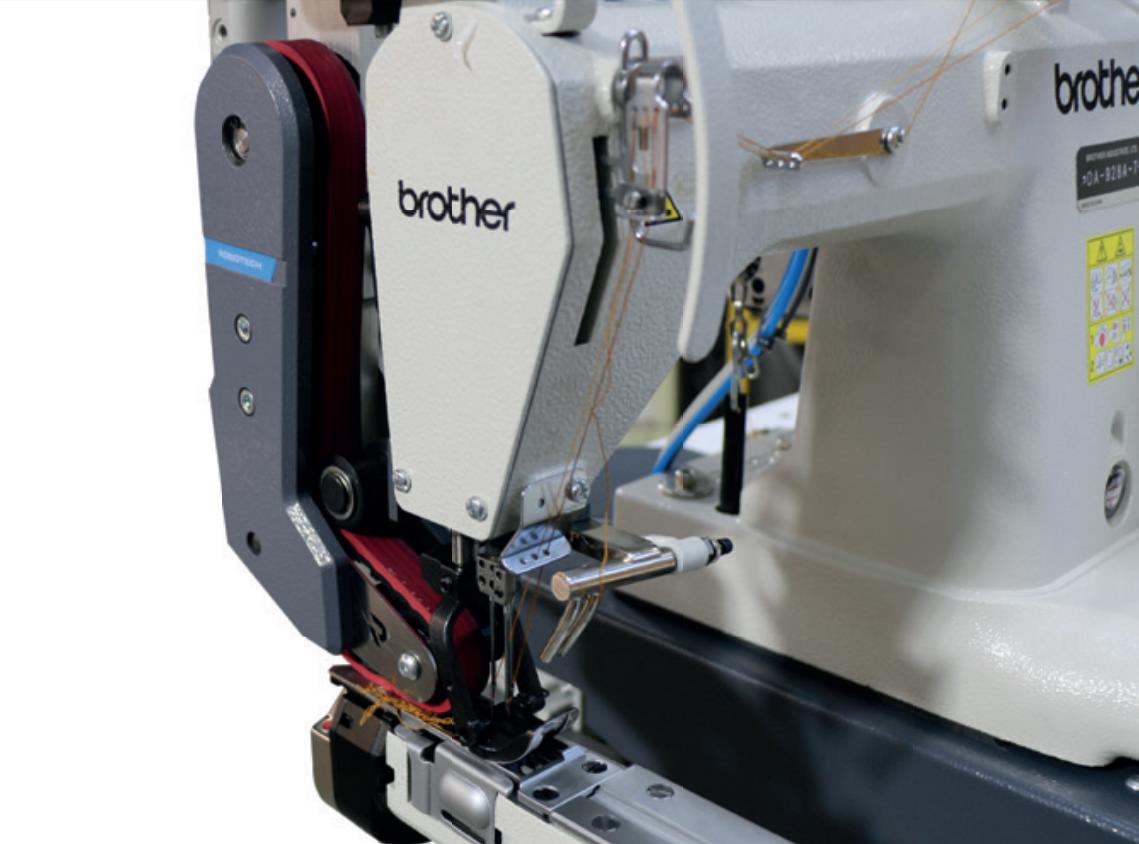 D-FA 320-P ROBOTECH - Mașină de surfilat în două straturi și/sau cusături duble, cum ar fi cusătura de șliț, cusătura spate, cusătura interiorului și cusătura laterală pentru blugi, pantaloni casual în general, haine de lucru, jachete din denim, cu 3 ace