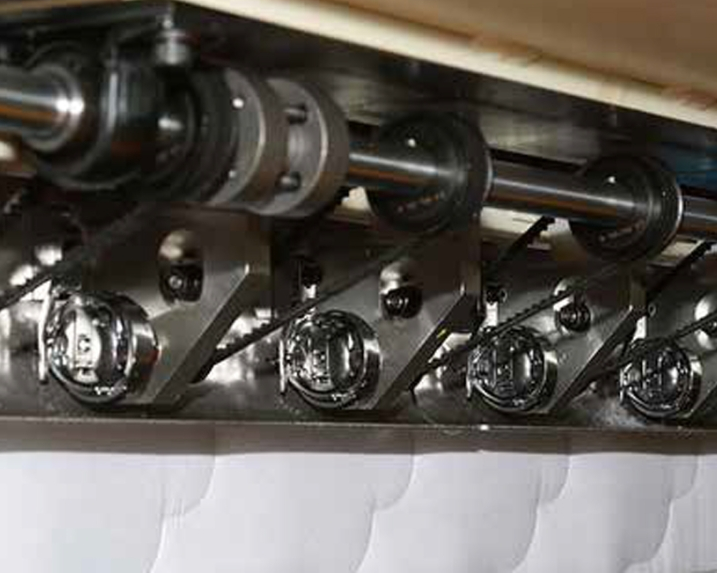 Richpeace - L2000 Mașină de matlasat computerizată cu cârlig rotativ cu mai multe ace, de mare viteză